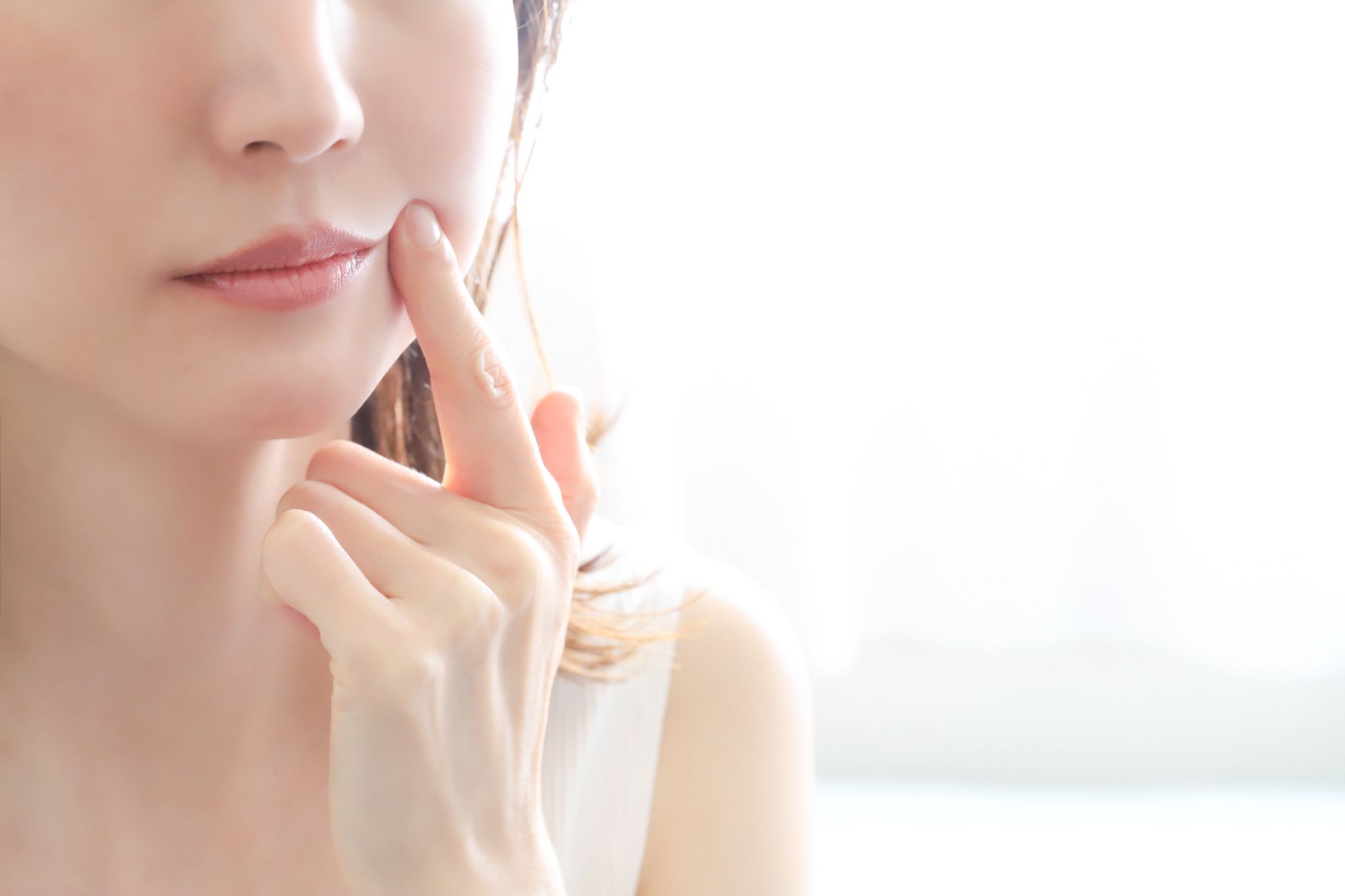 口角ボトックスの効果と持続期間。仕組みやリスクを知って判断するために